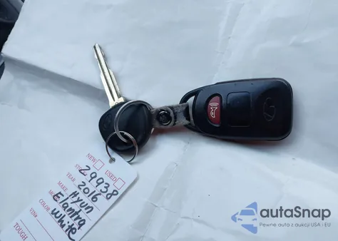 2016 Hyundai Elantra Se from USA, damaged, VIN 5NPDH4AE6GH682875